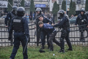policia e kosoves ne shkolle4